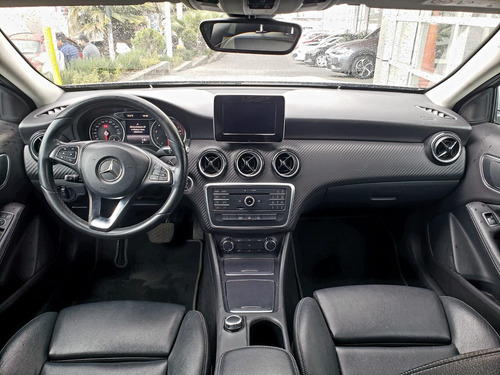 Mercedes-Benz Clase GLA 1.6 200 Sport At