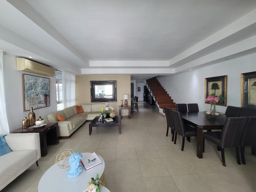 Foxpiantini.com - Za148 | Pent-house En Venta En Piantini Y Serralles | Diseño Exclusivo Y Ubicación Privilegiada
