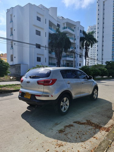 Imagen 4 de 10 de Kia Sportage 2014 2.0 Revolution Diésel