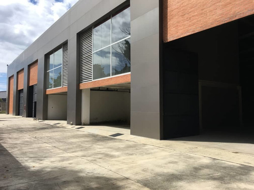 Imagen 9 de 12 de Yohandys Castillo Vende Complejo Industrial De Galpones