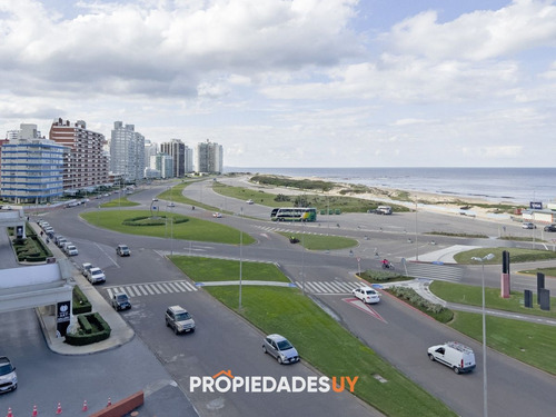 Imagen 3 de 30 de Primera Linea Playa Brava - Venta Dpto. 3 Dormitorios