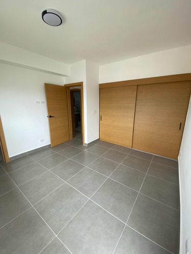 Apartamento En Alquiler En Gazcue Vista Al Mar 2habitaciones