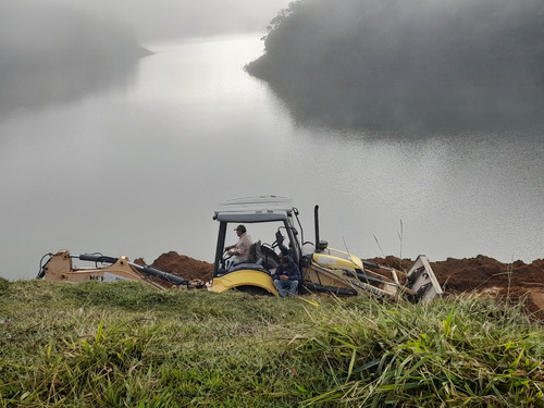 Vendo Terrenos Com Vista A Represa De Paraibuna Sp