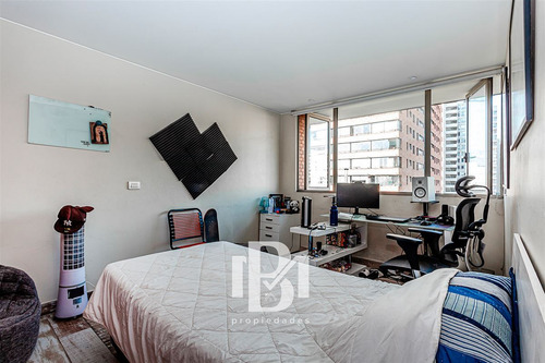 Departamento En Venta De 5 Dorm. En Las Condes