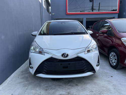 Toyota Vitz 2019 Blanco Perla Recién Importado Full