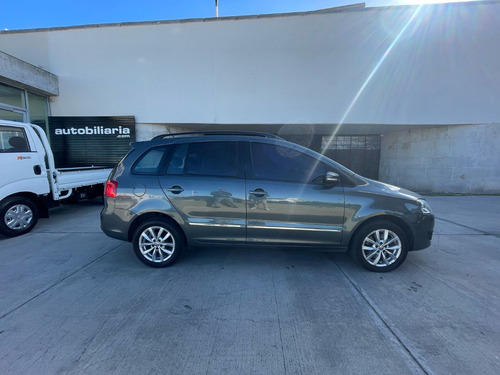 Volkswagen Suran Highline 2013