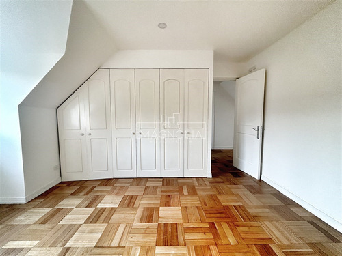 Casa En Arriendo De 6 Dorm. En Lo Barnechea