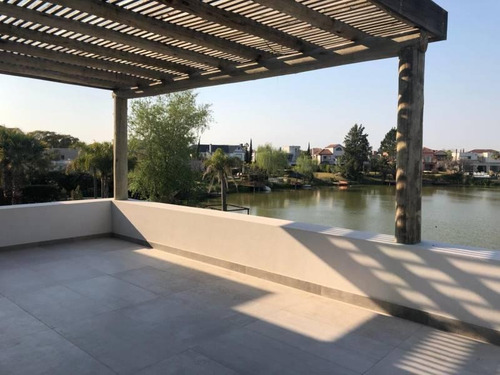 Imagen 20 de 21 de Casa Al Lago En Los Castores