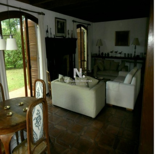 Casa 4 Dormitorios En Pinares.- Ref: 3463