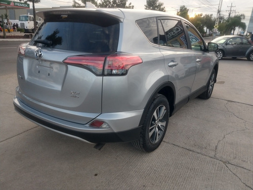 Imagen 8 de 15 de Toyota Rav4 2017 2.5 Xle 4wd At