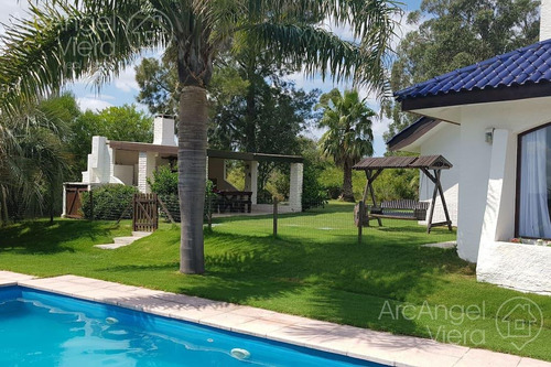 Casa Con Piscina En Alquiler Anual Venta , Playa Mansa Pda 39
