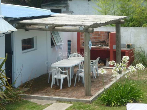 Divina Casa De 4 Dormitorios A Metros De Playa El Chorro