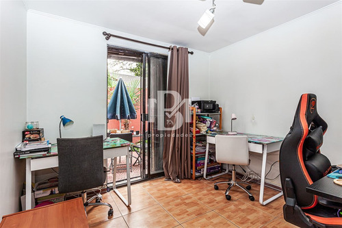 Casa En Venta De 5 Dorm. En Vitacura