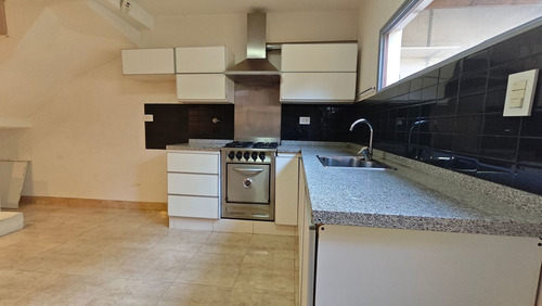 Ph Triplex 4 Ambientes Con Patio Caseros