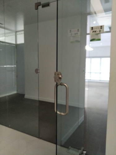En Alquiler Oficina En Las Mercedes De 136m2
