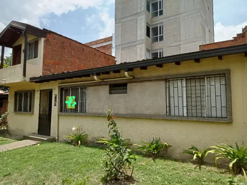 Casa En Venta En Los Alpes. Cod V12410