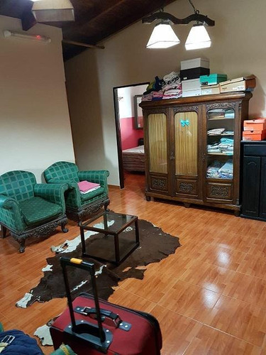 Imagen 14 de 24 de Casa De 5 Dormitorios - Con Pileta - Quincho - Cava Para Vinos - Funes