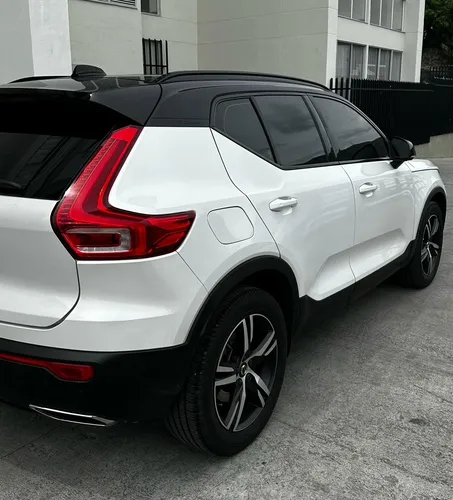 Volvo XC40 2.0 T4 R-Desing