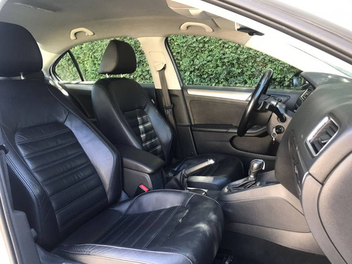 Imagem 9 de 10 de Volkswagen Jetta 2.0 Tsi Highline 200cv Gasolina 4p