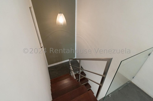 Townhouse En Venta Villa Nueva Hatillo Vgi
