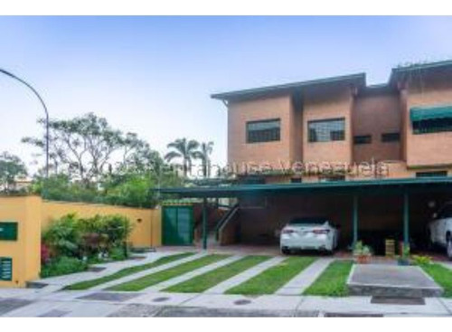 #24-12166  Estupendo Townhouse En El Hatillo 