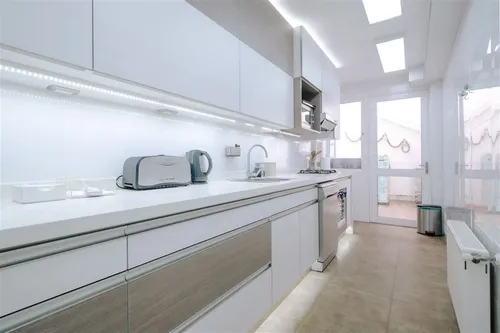 Departamento En Venta De 4 Dorm. En Concón