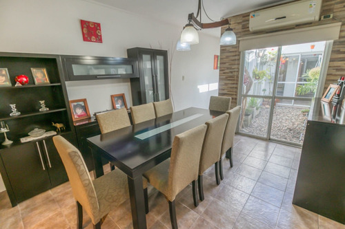 Imagen 5 de 30 de Casas Con Tres Dormitorios En Venta En La Plata
