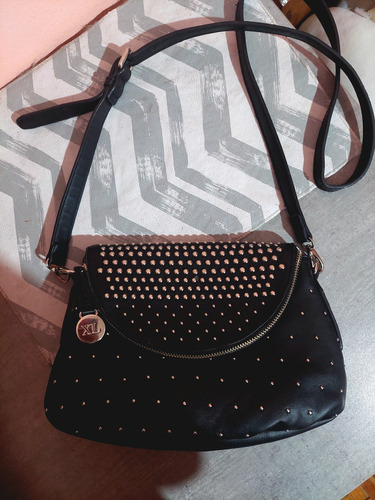 Cartera Bandolera Negra Xl Cuero Con Tachas  