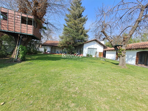Casa En Venta, 4 Dormitorios 4 Baños, Sala De Estar La Reina