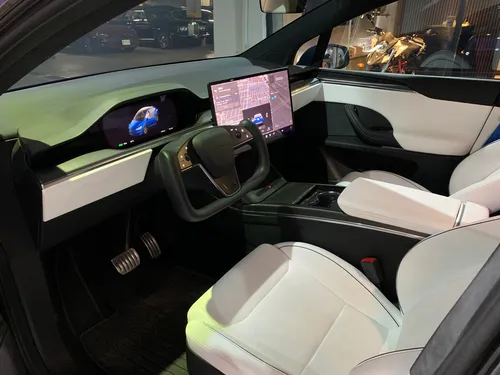 Tesla Model X Plaid 2023