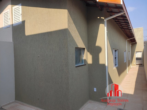 Casa À Venda No Bairro Piracangaguá - Taubaté/sp - 764