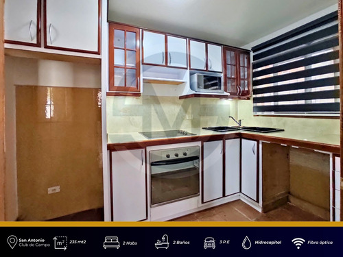 Smm 253-2-5 Townhouse Actualizado De Dos Niveles En La Exclusiva Urbanización Club De Campo, Precio De Oportunidad.
