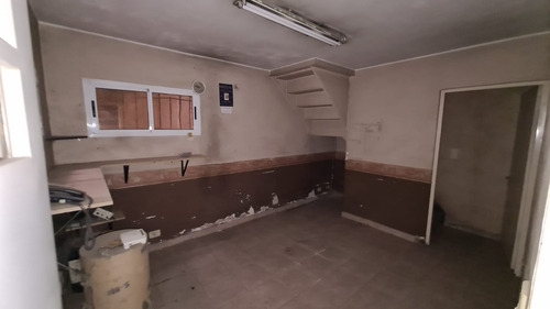 Gran Galpón De 1200m² Sobre Ruta 8 - Billinghurst