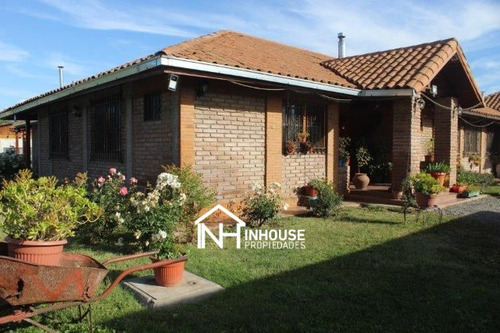 Casa En Venta De 5 Dorm. En Rengo