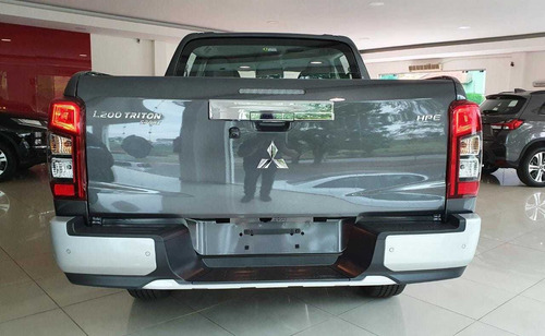 Imagem 9 de 10 de Mitsubishi L200 2.4 Triton Sport Hpe Cab. Dupla 4x4 Aut. 4p