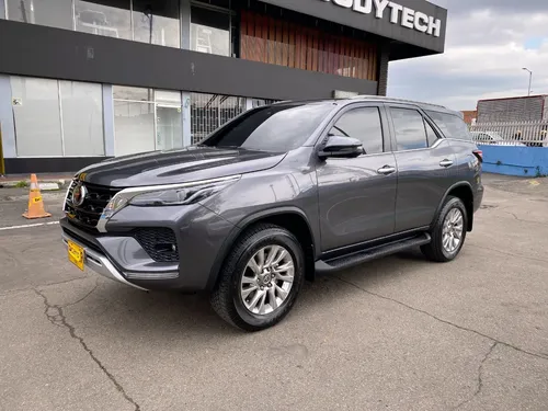 Toyota Fortuner 2.4 SRV AT