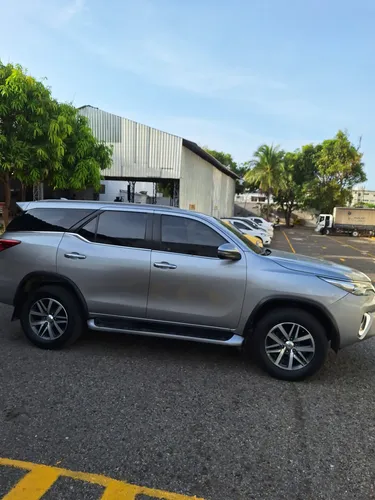 Toyota Fortuner 2.7l Mid
