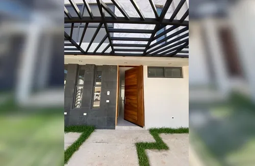 Casa Con Alberca Privada, En Venta, Residencial Rio, Huayacán, Cancún