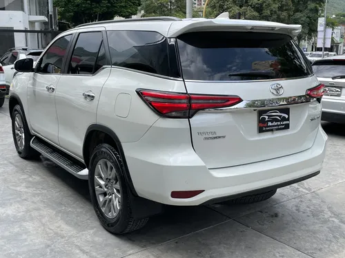 Toyota Fortuner 4.0l Srv Tp 4000cc 7ab 4x4 Tc