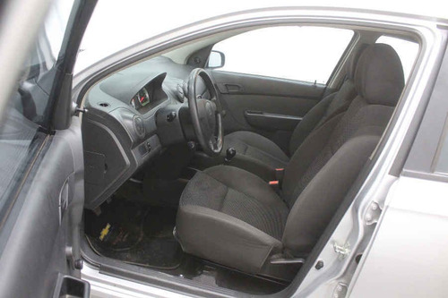 Imagen 9 de 15 de Chevrolet Aveo 2014 4p Ls L4/1.6 Man