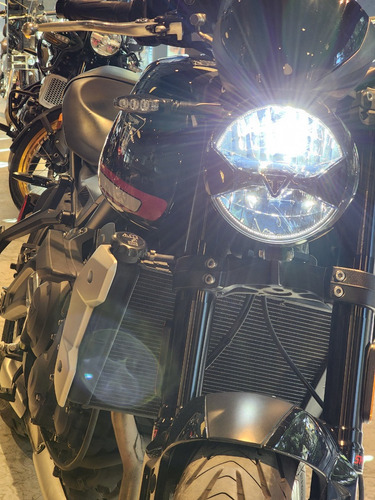 Triumph Trident 660