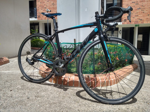 Grupo Shimano Claris 8 Velocidades, Rudas 700c