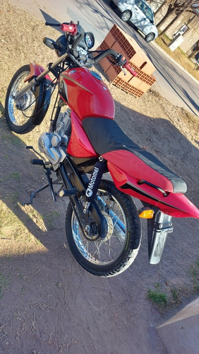 Imagen 4 de 5 de Motomel 2016