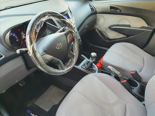 Imagem 7 de 11 de Hyundai Hb20s 1.0 Comfort Plus 12v