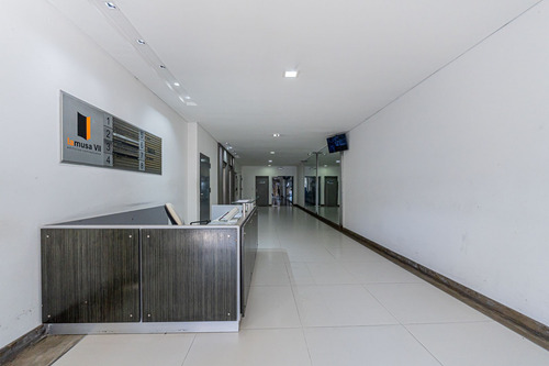 Oficina Comercial - Apta Show Room - Cochera Fija