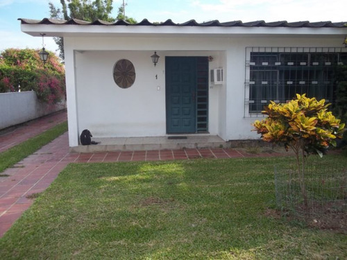 Casa Em Cavalhada Com 2 Dormitórios - Lu430325