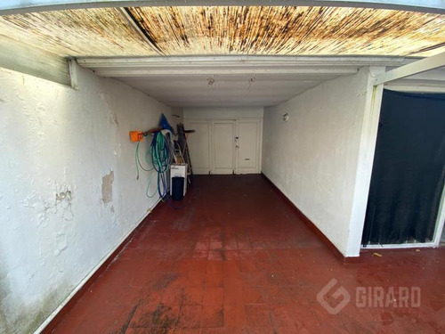 Casa En Venta, Barrio Chauvin.