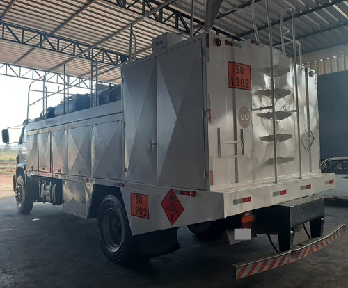 Imagem 9 de 25 de Volkswagen 15-180 2012 4x2 Comboio Urso Completo Operacional