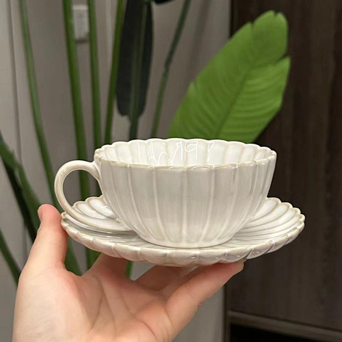 Taza De Café Y Platillo Conjunto De Leche Desayuno