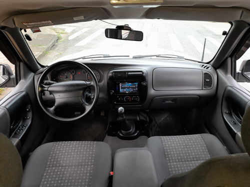 Imagem 10 de 13 de Ford Ranger Xls 2005 Super Conservada